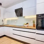 Apartman 6 Bedrooms With An Amazing View And Private Pool!