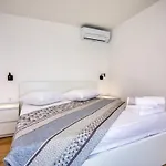 6 Bedrooms With An Amazing View And Private Pool!