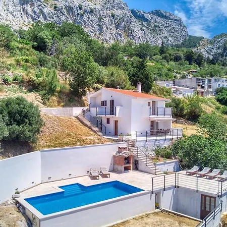 6 Bedrooms With An Amazing View And Private Pool! Omiš