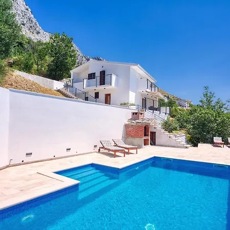 6 Bedrooms With An Amazing View And Private Pool! Apartman *
